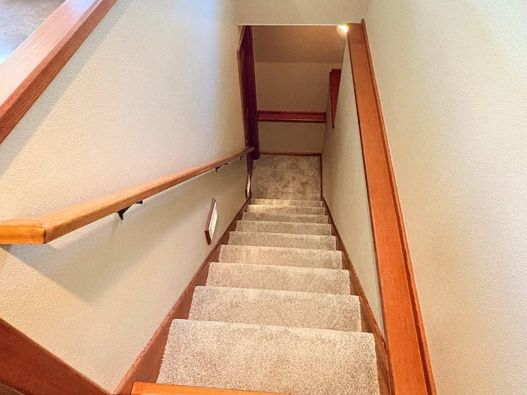 7205 SW Burl Dr — Photo 30