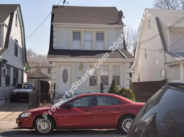 21840 94th Rd, Queens Village, NY 11428