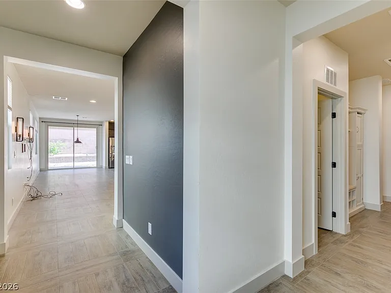 9009 Janice Glen Ave — Photo 3