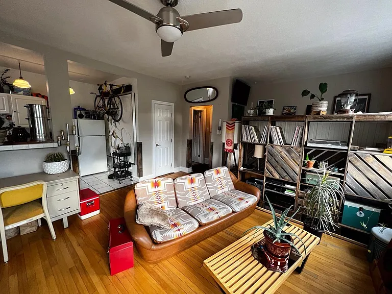 1376 N Pearl St #301 — Photo 13