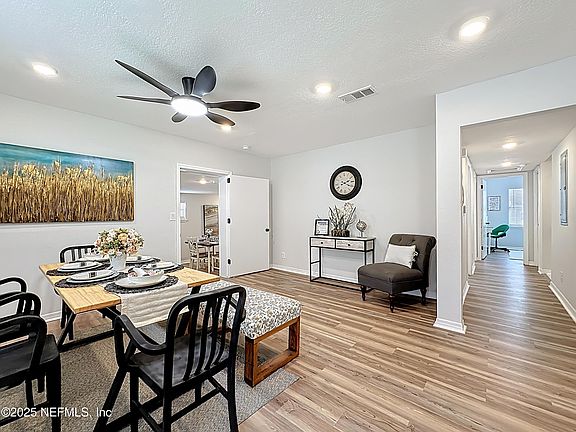 4th image of 3350 LANSDELL Drive