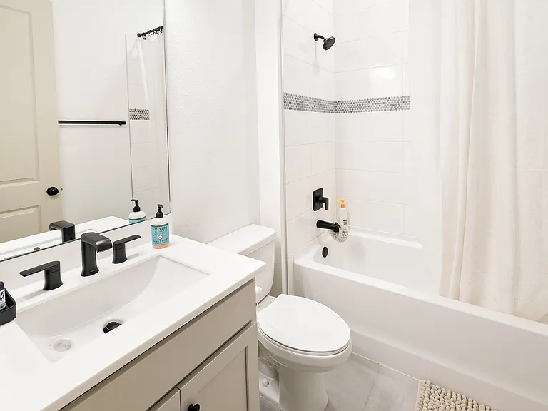 118 Latham Dr — Photo 26