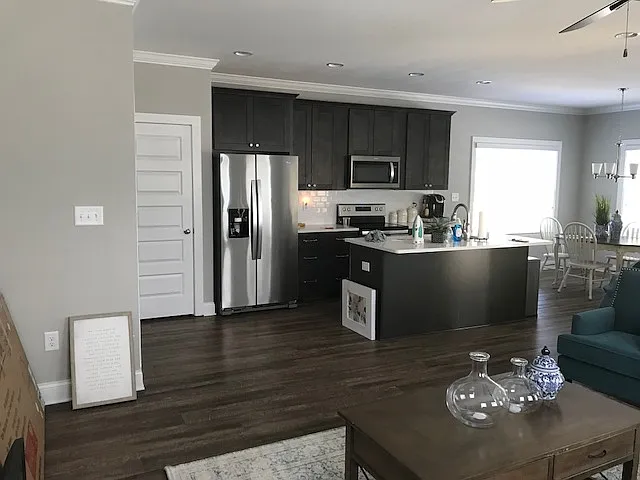 4 bed, 3.5 bath, 2184 sqft, $3,623 — Photo 2