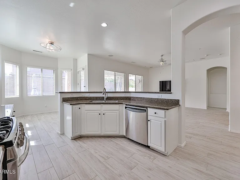 30870 N 125th Dr — Photo 11