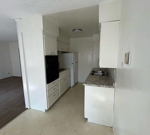 3rd image of 2130 Grand Ave #7
