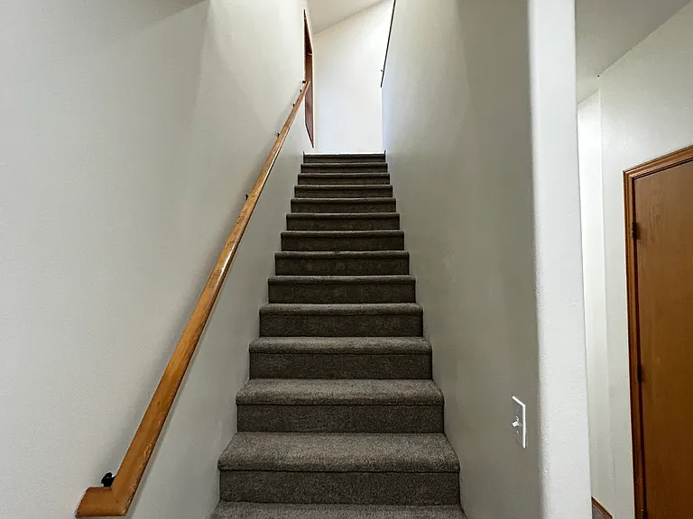 614 S 41st Ct — Photo 7