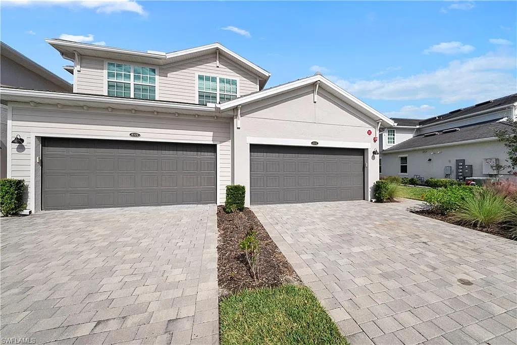 3 bed, 2.0 bath, 1931 sqft, $9,750 — Photo 1