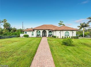 90 22nd Ave NW, Naples, FL 34120