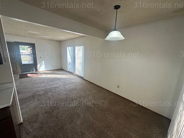359 E Marion Ct — Photo 6