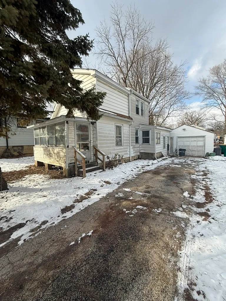909 Fisk Ave photo 1