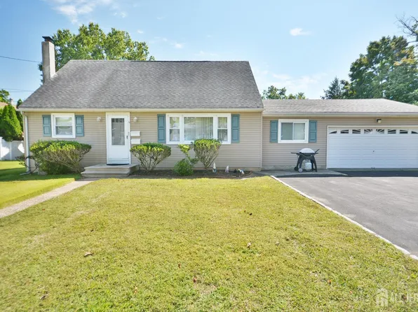 9 Emma Pl, Middlesex, NJ 08846