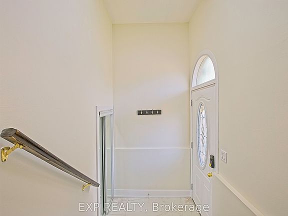4th image of 4 Fallway Rd
