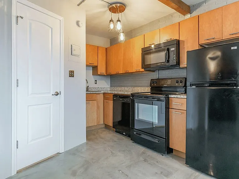 Steel City Flats — Photo 10