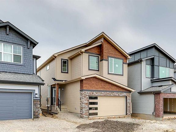 2nd image of 110 N Walgrove Bay SE