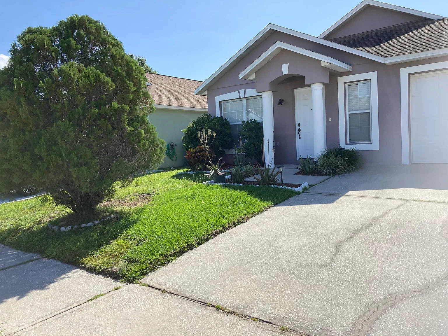 3 bed, 1059 sqft, $2,000 — Photo 1