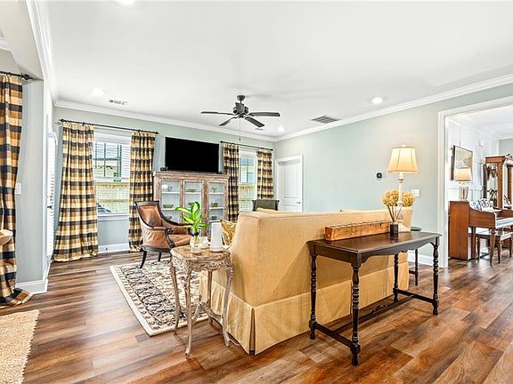 4th image of 594 Grey Oak Cir