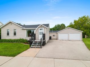 112 McDonald St, Oconto, WI 54153