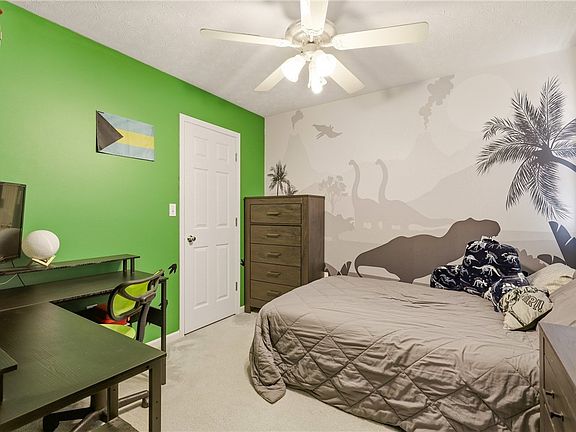 4th image of 875 Harrington Ln