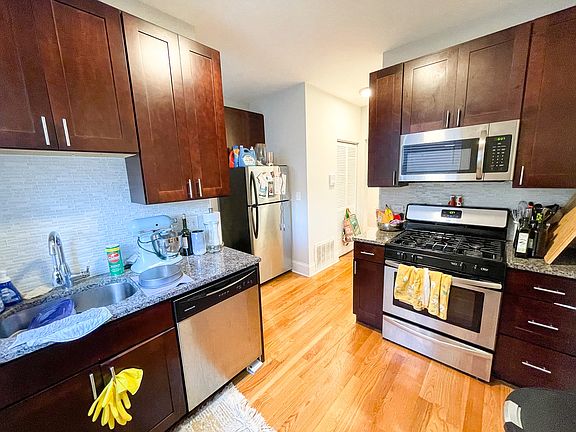 2nd image of 4615 N Ashland Ave #2262325