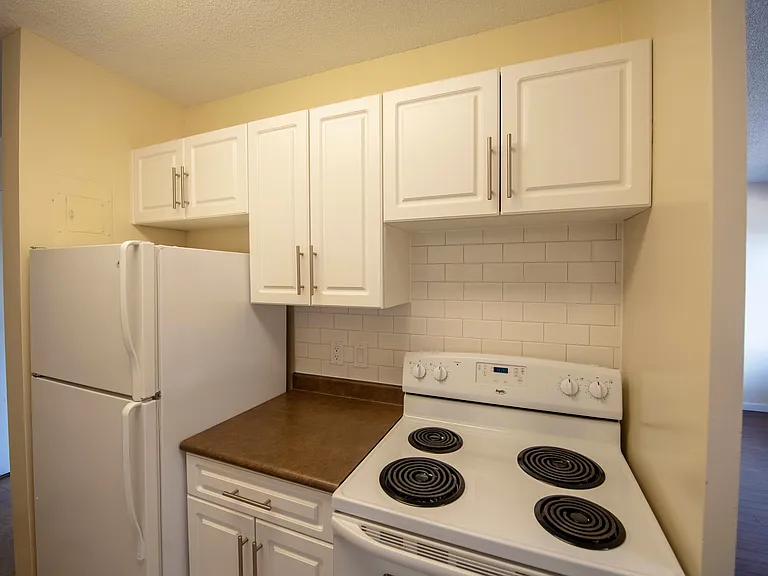 1099 Grant Ave — Photo 10