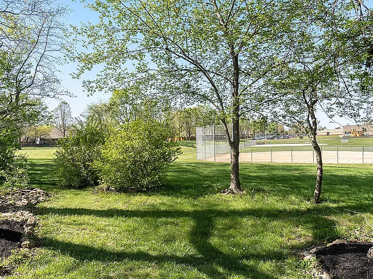 835 E Country Ridge St — Photo 36