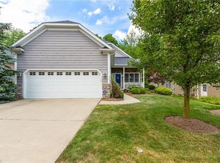8027 Long Forest Dr, Brecksville, OH