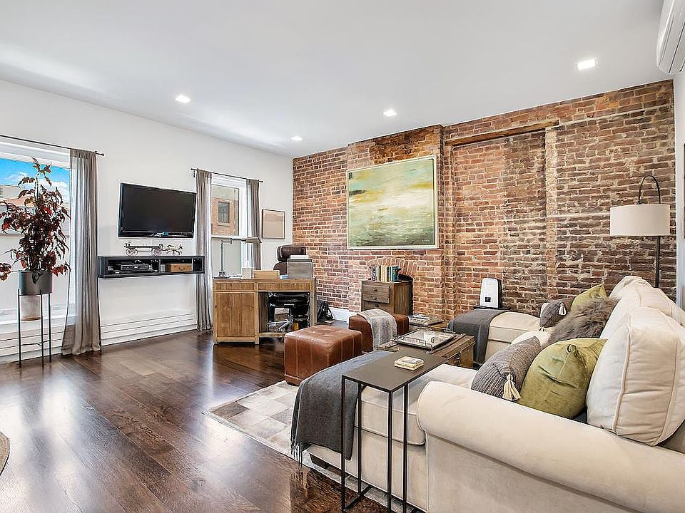 1st image of 176 Smith St Floor 2