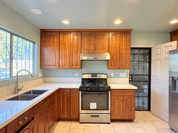 5121 Barstow St, San Diego, CA 92117