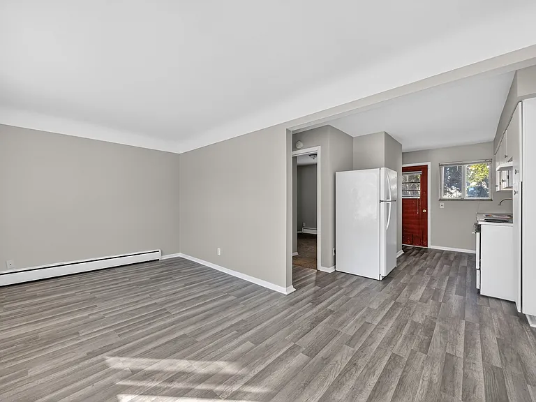 23 W Burdick St #4 — Photo 2