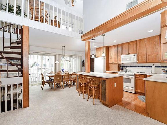 3rd image of 122 Anchorage Dr