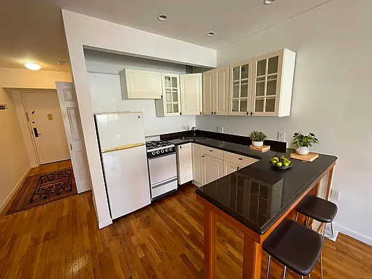 186 West 80th Street #7D in Upper West Side, Manhattan