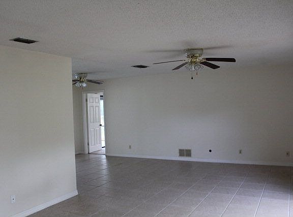 2nd image of 34 Courtney Pl
