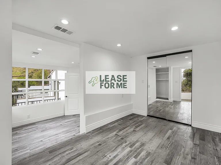 9848 Portola Dr — Photo 36
