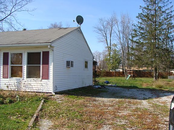 2nd image of 1946 Pinewood Dr