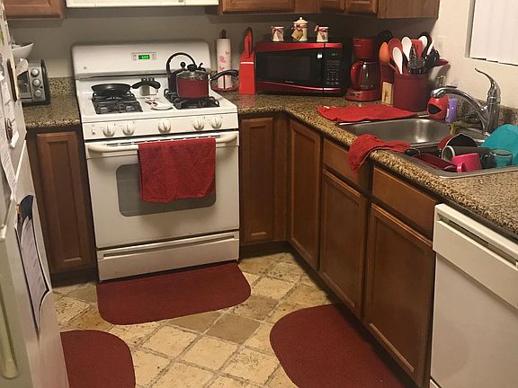 3rd image of 521 Calle Montecito Unit 103
