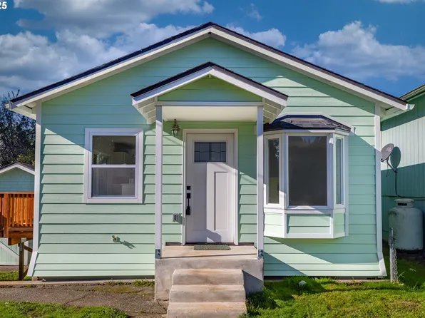 1175 N Dean St, Coquille, OR 97423