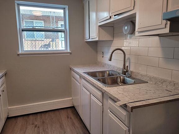 3rd image of 201 Mead St #0