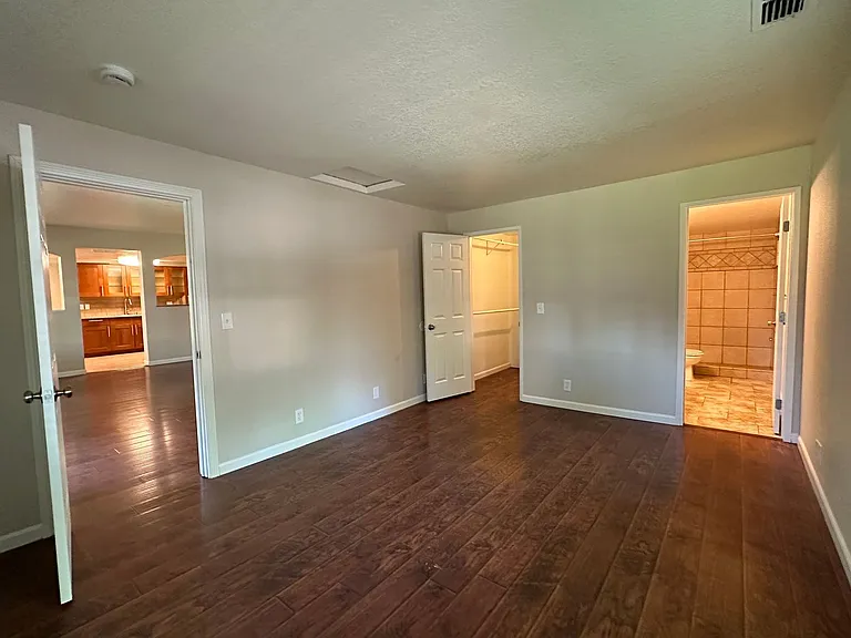 Country Lane - A Must See Community! — Photo 10