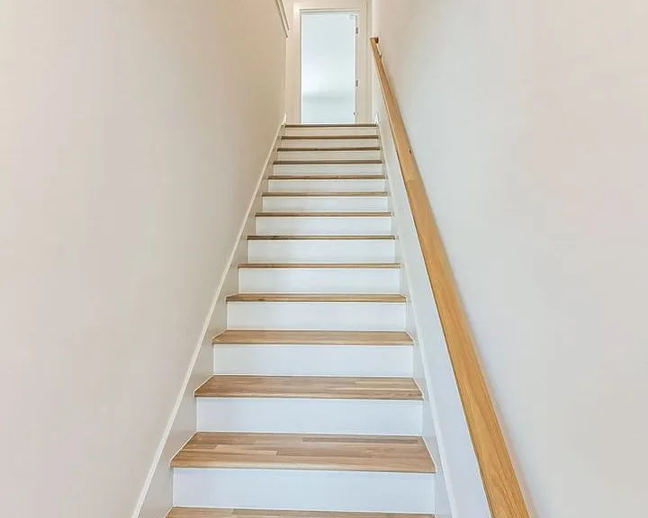 550 Markham St #10 — Photo 13