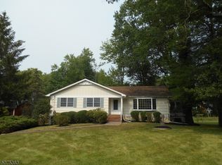 4 Sage Dr, Warren, NJ 07059