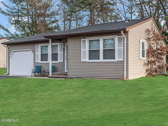 5th image of 6 Longwood Drive #72