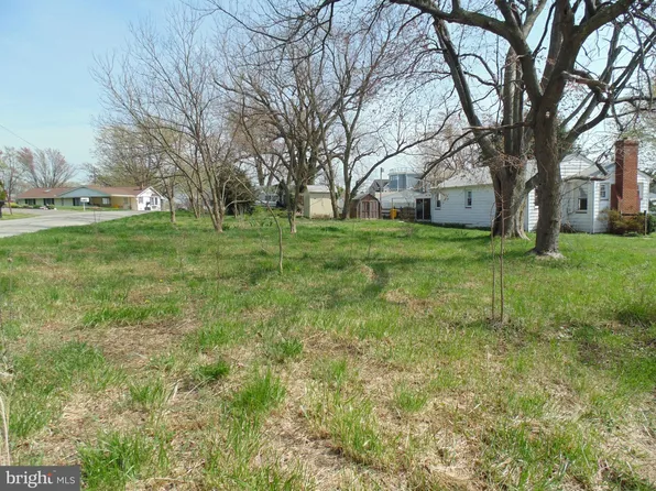 Bay Dr, Edgewater, MD 21037