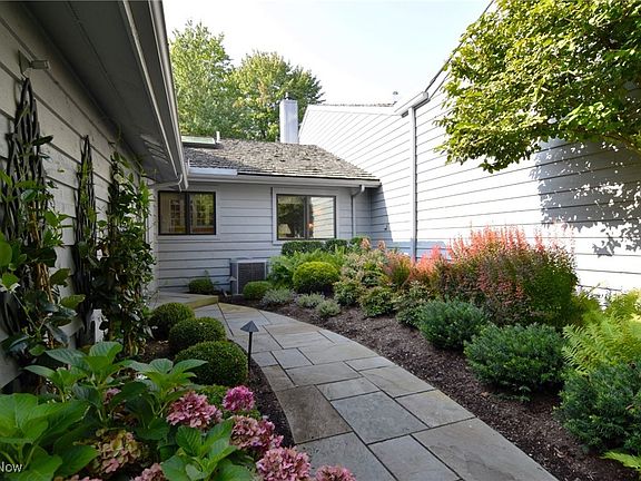 3rd image of 3885 Chestnut Ct #2