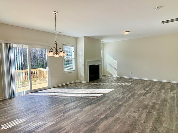3rd image of 85 Henhouse Ct