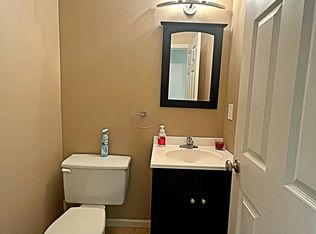 710 Stone Canyon Dr, Ballwin, MO 63021