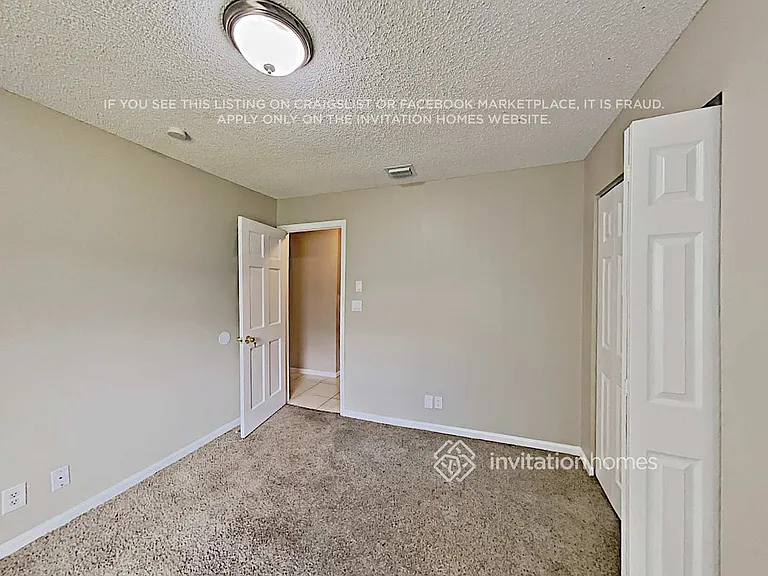 501 NW 107th Ter — Photo 9