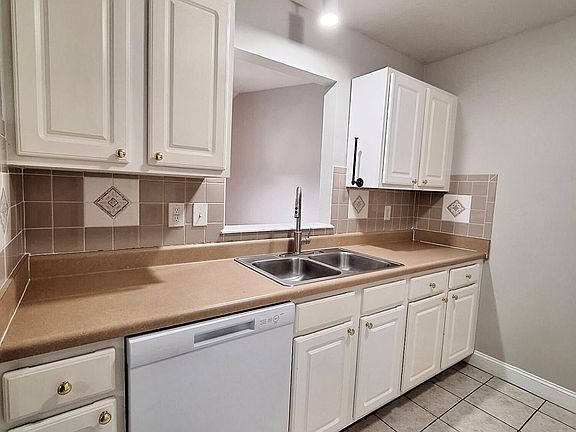 3rd image of 2947 Jessica Dr #A