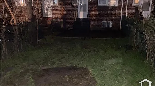 1774 Pershing St — Photo 7