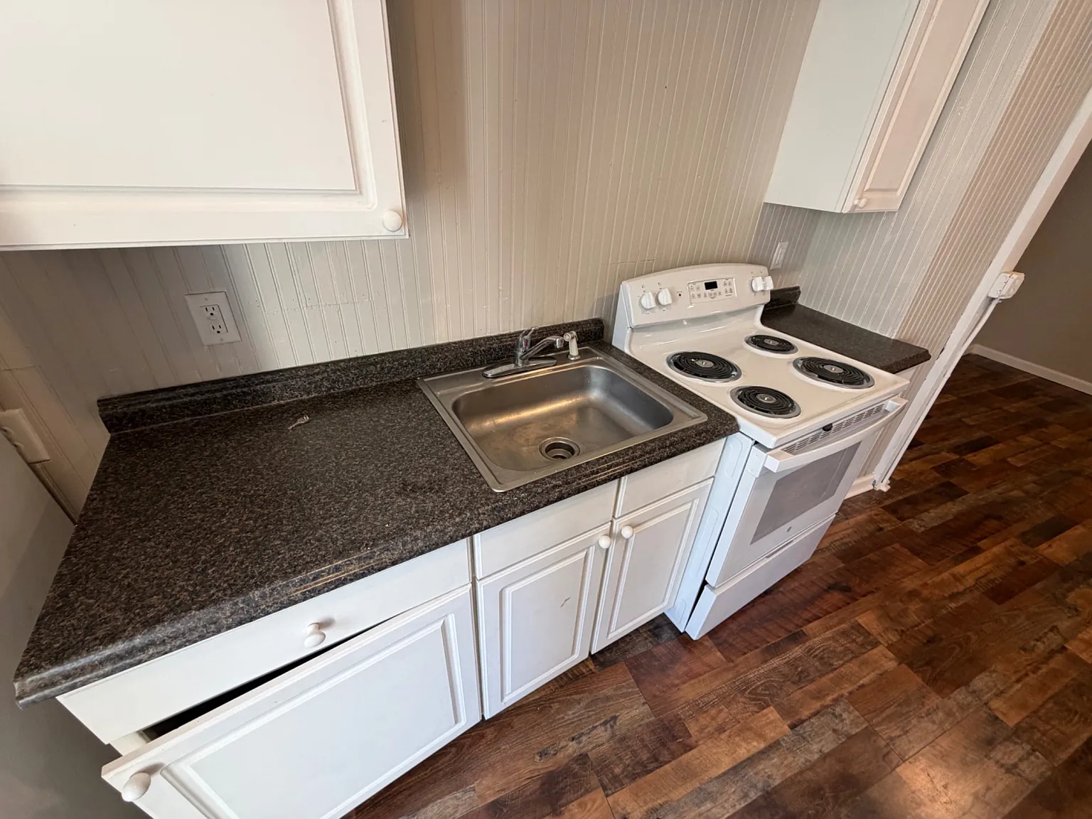 1 bed, 800 sqft, $1,400 — Photo 3