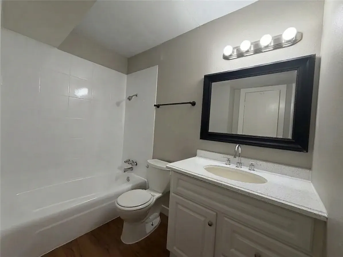 Studio, 470 sqft, $895 — Photo 4